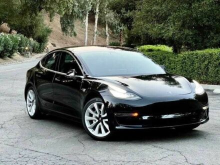 Тесла Модель 3 2018 у Рівному на Automoto.ua Чорний Тесла Модель 3, об'ємом двигуна 0 л та пробігом 88 тис. км за 12000 $, фото 1 на Automoto.ua