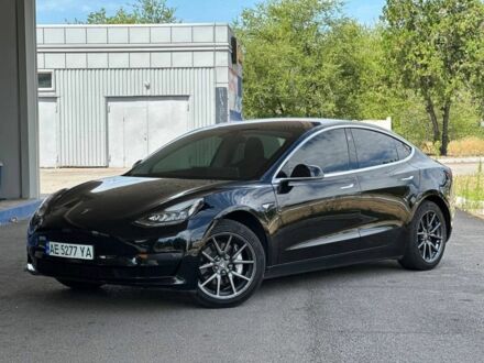 Тесла Модель 3 2018 в Днепре (Днепропетровске) на Automoto.ua Черный Тесла Модель 3, объемом двигателя 0 л и пробегом 98 тыс. км за 14700 $, фото 1 на Automoto.ua