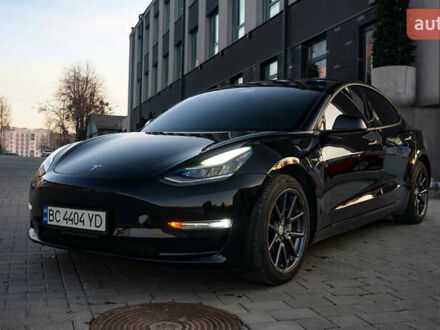 Тесла Модель 3 2018 в Львове на Automoto.ua Черный Тесла Модель 3, объемом двигателя 0 л и пробегом 87 тыс. км за 18000 $, фото 1 на Automoto.ua