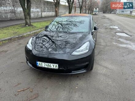 Тесла Модель 3 2018 в Днепре (Днепропетровске) на Automoto.ua Черный Тесла Модель 3, объемом двигателя 0 л и пробегом 73 тыс. км за 16900 $, фото 1 на Automoto.ua