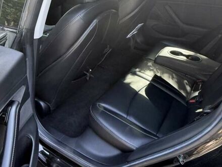 Тесла Модель 3 2018 у Львові на Automoto.ua Чорний Тесла Модель 3, об'ємом двигуна 0 л та пробігом 106 тис. км за 19000 $, фото 1 на Automoto.ua