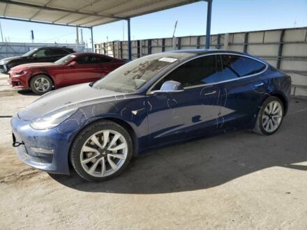 Тесла Модель 3 2018 у Києві на Automoto.ua Чорний Тесла Модель 3, об'ємом двигуна 0 л та пробігом 45 тис. км за 5800 $, фото 1 на Automoto.ua