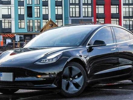 Тесла Модель 3 2018 в Рахове на Automoto.ua Черный Тесла Модель 3, объемом двигателя 0 л и пробегом 93 тыс. км за 14500 $, фото 1 на Automoto.ua