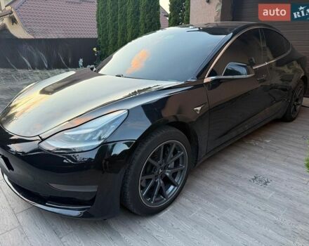 Чорний Тесла Модель 3, об'ємом двигуна 0 л та пробігом 121 тис. км за 16499 $, фото 1 на Automoto.ua