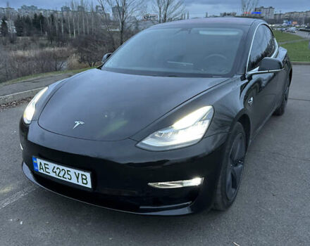 Чорний Тесла Модель 3, об'ємом двигуна 0 л та пробігом 100 тис. км за 15500 $, фото 1 на Automoto.ua