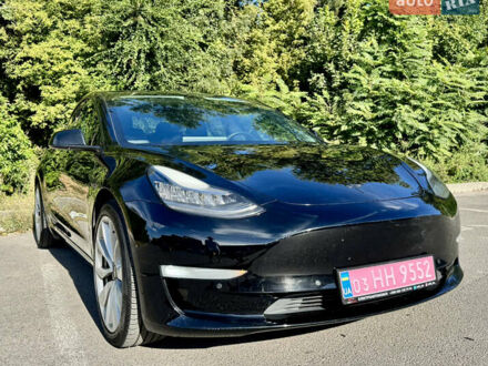 Черный Тесла Модель 3, объемом двигателя 0 л и пробегом 225 тыс. км за 16999 $, фото 1 на Automoto.ua