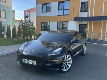 Черный Тесла Модель 3, объемом двигателя 0 л и пробегом 116 тыс. км за 18000 $, фото 1 на Automoto.ua