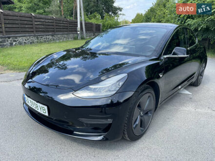 Тесла Модель 3 2019 у Києві на Automoto.ua Чорний Тесла Модель 3, об'ємом двигуна 0 л та пробігом 105 тис. км за 16500 $, фото 1 на Automoto.ua