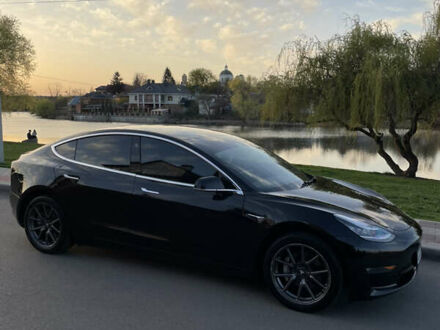 Тесла Модель 3 2019 у Белой Церкве на Automoto.ua Чорний Тесла Модель 3, об'ємом двигуна 0 л та пробігом 77 тис. км за 19700 $, фото 1 на Automoto.ua
