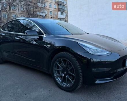 Чорний Тесла Модель 3, об'ємом двигуна 0 л та пробігом 197 тис. км за 18600 $, фото 1 на Automoto.ua