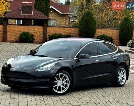 Тесла Модель 3 2019 в Днепре (Днепропетровске) на Automoto.ua Черный Тесла Модель 3, объемом двигателя 0 л и пробегом 71 тыс. км за 19800 $, фото 1 на Automoto.ua