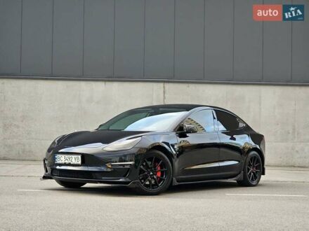 Тесла Модель 3 2019 у Києві на Automoto.ua Чорний Тесла Модель 3, об'ємом двигуна 0 л та пробігом 93 тис. км за 19999 $, фото 1 на Automoto.ua