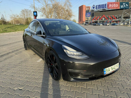 Тесла Модель 3 2019 у Києві на Automoto.ua Чорний Тесла Модель 3, об'ємом двигуна 0 л та пробігом 127 тис. км за 18800 $, фото 1 на Automoto.ua