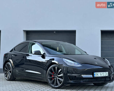 Чорний Тесла Модель 3, об'ємом двигуна 0 л та пробігом 121 тис. км за 19400 $, фото 1 на Automoto.ua