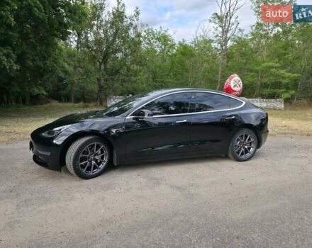 Чорний Тесла Модель 3, об'ємом двигуна 0 л та пробігом 106 тис. км за 18200 $, фото 1 на Automoto.ua