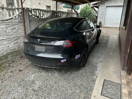 Черный Тесла Модель 3, объемом двигателя 0 л и пробегом 77 тыс. км за 12500 $, фото 1 на Automoto.ua