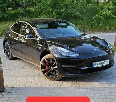 Тесла Модель 3 2019 в Каменце-Подольском на Automoto.ua Черный Тесла Модель 3, объемом двигателя 0 л и пробегом 151 тыс. км за 17700 $, фото 1 на Automoto.ua