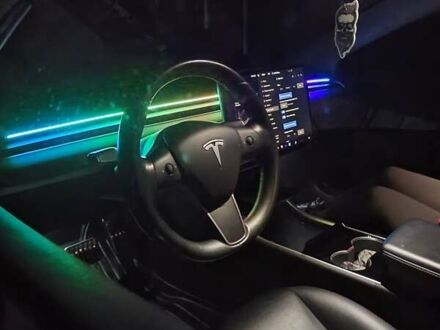 Тесла Модель 3 2019 у Кропивницькому (Кіровограді) на Automoto.ua Чорний Тесла Модель 3, об'ємом двигуна 0 л та пробігом 106 тис. км за 21400 $, фото 1 на Automoto.ua