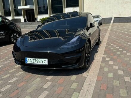 Чорний Тесла Модель 3, об'ємом двигуна 0 л та пробігом 101 тис. км за 15600 $, фото 1 на Automoto.ua