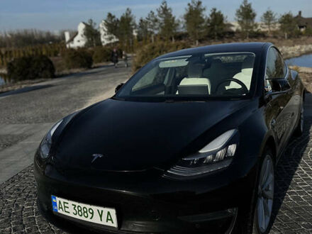 Тесла Модель 3 2019 в Днепре (Днепропетровске) на Automoto.ua Черный Тесла Модель 3, объемом двигателя 0 л и пробегом 94 тыс. км за 26000 $, фото 1 на Automoto.ua