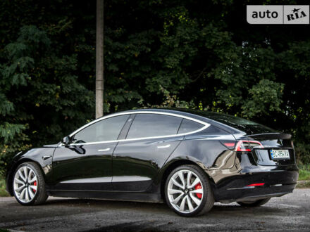 Тесла Модель 3 2019 у Львові на Automoto.ua Чорний Тесла Модель 3, об'ємом двигуна 0 л та пробігом 70 тис. км за 31999 $, фото 1 на Automoto.ua