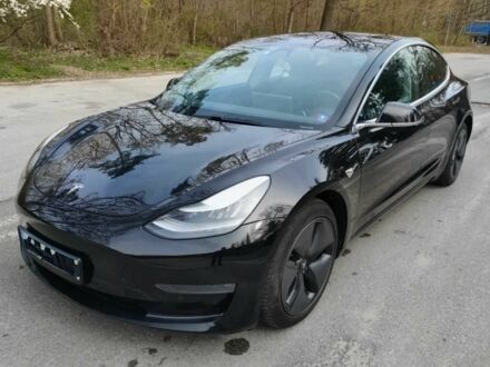 Черный Тесла Модель 3, объемом двигателя 0 л и пробегом 123 тыс. км за 13600 $, фото 1 на Automoto.ua