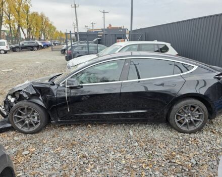 Черный Тесла Модель 3, объемом двигателя 0 л и пробегом 130 тыс. км за 303 $, фото 1 на Automoto.ua