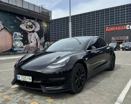 Чорний Тесла Модель 3, об'ємом двигуна 0 л та пробігом 99 тис. км за 17700 $, фото 1 на Automoto.ua