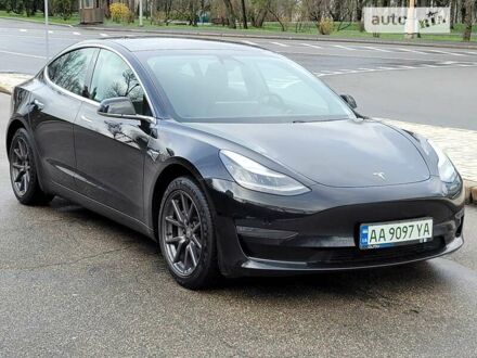 Тесла Модель 3 2019 в Киеве на Automoto.ua Черный Тесла Модель 3, объемом двигателя 0 л и пробегом 87 тыс. км за 20000 $, фото 1 на Automoto.ua