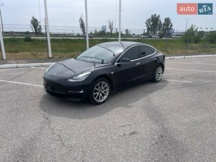 Тесла Модель 3 2019 в Днепре (Днепропетровске) на Automoto.ua Черный Тесла Модель 3, объемом двигателя 0 л и пробегом 130 тыс. км за 16999 $, фото 1 на Automoto.ua
