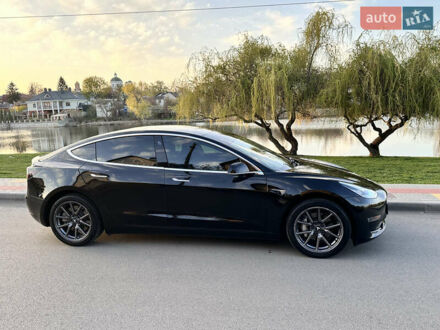 Тесла Модель 3 2019 у Белой Церкве на Automoto.ua Чорний Тесла Модель 3, об'ємом двигуна 0 л та пробігом 85 тис. км за 21500 $, фото 1 на Automoto.ua