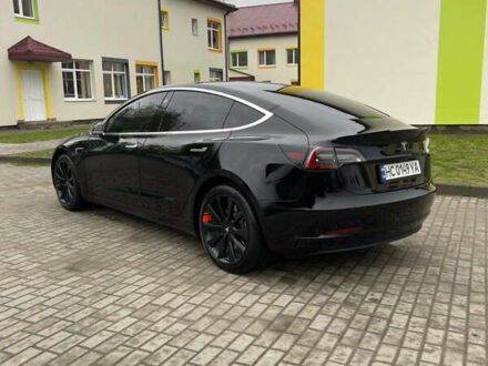 Тесла Модель 3 2019 в Львове на Automoto.ua Черный Тесла Модель 3, объемом двигателя 0 л и пробегом 129 тыс. км за 15400 $, фото 1 на Automoto.ua