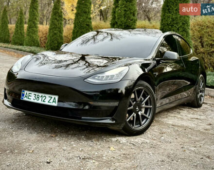 Чорний Тесла Модель 3, об'ємом двигуна 0 л та пробігом 100 тис. км за 15500 $, фото 1 на Automoto.ua
