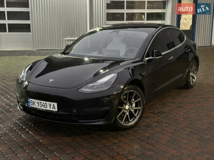 Чорний Тесла Модель 3, об'ємом двигуна 0 л та пробігом 120 тис. км за 13999 $, фото 1 на Automoto.ua