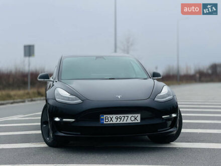 Тесла Модель 3 2020 в Хмельницком на Automoto.ua Черный Тесла Модель 3, объемом двигателя 0 л и пробегом 64 тыс. км за 18800 $, фото 1 на Automoto.ua