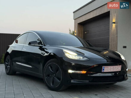 Тесла Модель 3 2020 у Береговом на Automoto.ua Чорний Тесла Модель 3, об'ємом двигуна 0 л та пробігом 120 тис. км за 16800 $, фото 1 на Automoto.ua