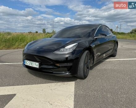 Черный Тесла Модель 3, объемом двигателя 0 л и пробегом 105 тыс. км за 13999 $, фото 1 на Automoto.ua