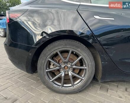 Чорний Тесла Модель 3, об'ємом двигуна 0 л та пробігом 207 тис. км за 13400 $, фото 1 на Automoto.ua