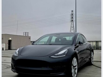 Черный Тесла Модель 3, объемом двигателя 0 л и пробегом 82 тыс. км за 13500 $, фото 1 на Automoto.ua