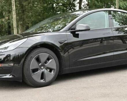 Чорний Тесла Модель 3, об'ємом двигуна 0 л та пробігом 64 тис. км за 13600 $, фото 1 на Automoto.ua