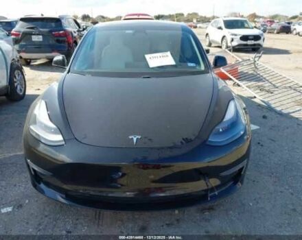 Чорний Тесла Модель 3, об'ємом двигуна 0 л та пробігом 86 тис. км за 3500 $, фото 1 на Automoto.ua
