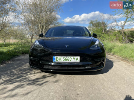 Черный Тесла Модель 3, объемом двигателя 0 л и пробегом 44 тыс. км за 22500 $, фото 1 на Automoto.ua