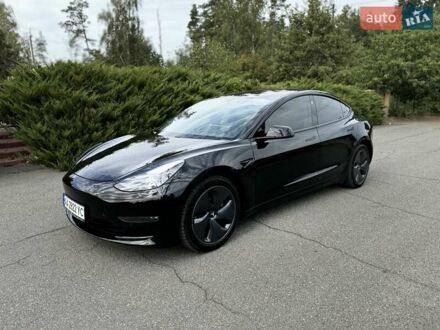 Тесла Модель 3 2021 у Малине на Automoto.ua Чорний Тесла Модель 3, об'ємом двигуна 0 л та пробігом 53 тис. км за 26700 $, фото 1 на Automoto.ua