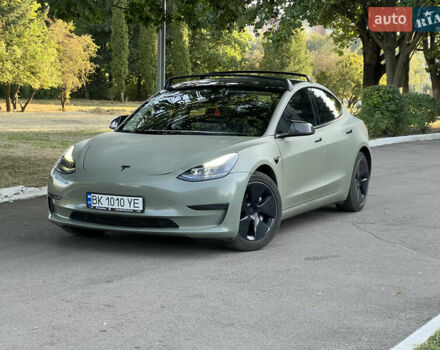 Чорний Тесла Модель 3, об'ємом двигуна 0 л та пробігом 64 тис. км за 17500 $, фото 1 на Automoto.ua