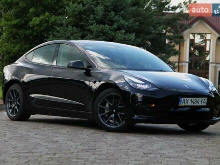 Тесла Модель 3 2022 у Сарнах на Automoto.ua Чорний Тесла Модель 3, об'ємом двигуна 0 л та пробігом 13 тис. км за 19900 $, фото 1 на Automoto.ua