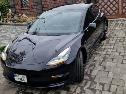 Тесла Модель 3 2022 в Ровно на Automoto.ua Черный Тесла Модель 3, объемом двигателя 0 л и пробегом 197 тыс. км за 15999 $, фото 1 на Automoto.ua