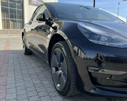 Черный Тесла Модель 3, объемом двигателя 0 л и пробегом 63 тыс. км за 33000 $, фото 1 на Automoto.ua