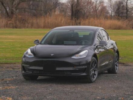 Черный Тесла Модель 3, объемом двигателя 0 л и пробегом 23 тыс. км за 9900 $, фото 1 на Automoto.ua