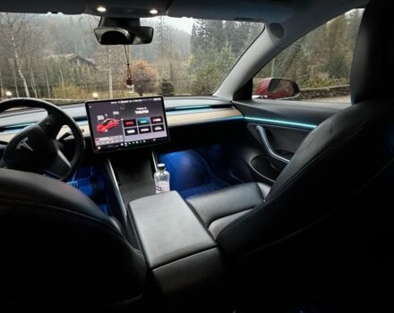 Красный Тесла Модель 3, объемом двигателя 0 л и пробегом 129 тыс. км за 20500 $, фото 7 на Automoto.ua