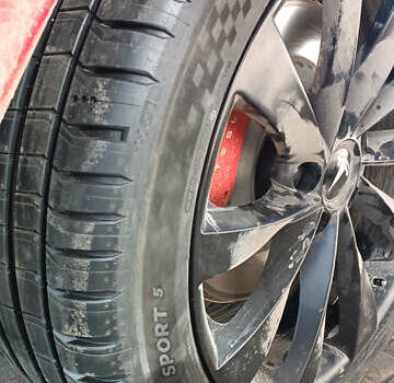 Красный Тесла Модель 3, объемом двигателя 0 л и пробегом 129 тыс. км за 20999 $, фото 48 на Automoto.ua